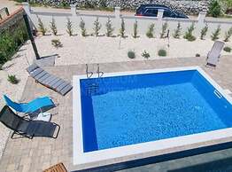 Villa Sunset With Outdoor Pool