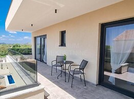 Villa Sunset With Outdoor Pool