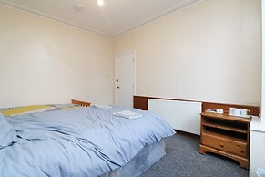 Mayflower road guest house room 1