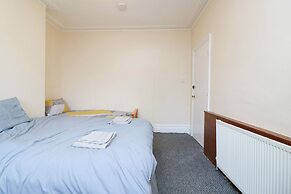 Mayflower road guest house room 1