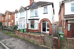 Mayflower road guest house room 1