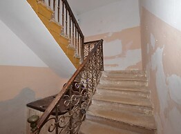 Classy and Modern Old Town Quarter Apartment