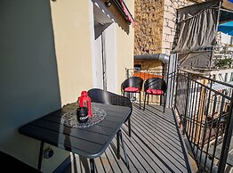 Sleek and Stylish Umag Apartments With Sea View