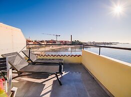Sleek and Stylish Umag Apartments With Sea View