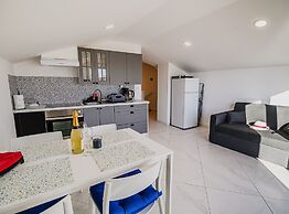 Sleek and Stylish Umag Apartments With Sea View