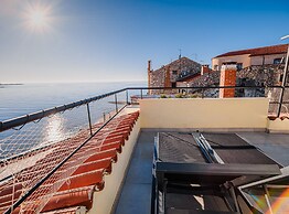 Sleek and Stylish Umag Apartments With Sea View