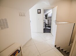 Sleek and Stylish Umag Apartments With Sea View