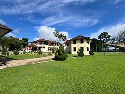 Capital O 91096 Usas Resort