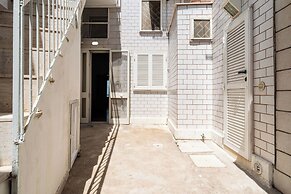 The Sea Outside Apartments