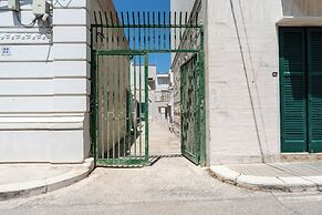 The Sea Outside Apartments