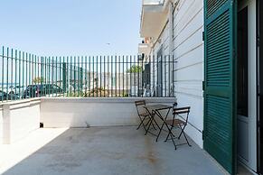 The Sea Outside Apartments