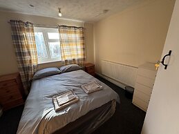 Mayflower road guest house room 3