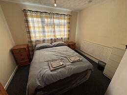 Mayflower road guest house room 3