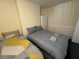 Mayflower road guest house room 6