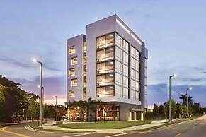 Kompose Boutique Hotel Miami Airport