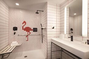 Kompose Boutique Hotel Miami Airport