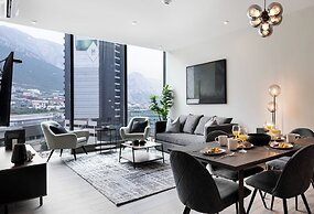 Modern Apts w Pool & Mountain View