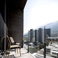 Modern Apts w Pool & Mountain View