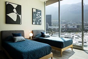 Modern Apts w Pool & Mountain View