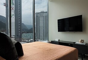 Modern Apts w Pool & Mountain View