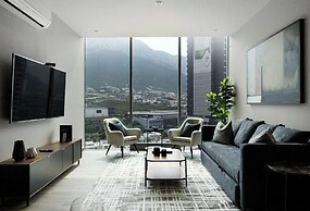 Modern Apts w Pool & Mountain View