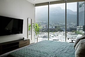 Modern Apts w Pool & Mountain View