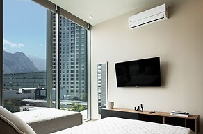 Modern Apts w Pool & Mountain View