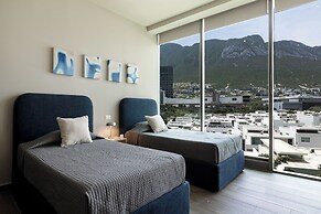 Modern Apts w Pool & Mountain View