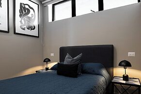 Modern Apts w Pool & Mountain View