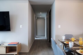 Modern Apts w Pool & Mountain View