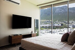 Modern Apts w Pool & Mountain View