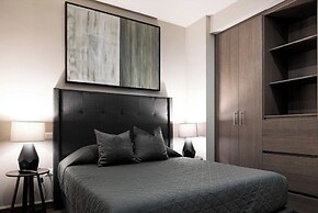 Modern Apts w Pool & Mountain View