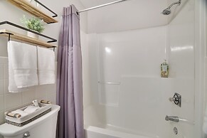 Dreamy Lake House With Fireplace, Firepit & Pet Friendly