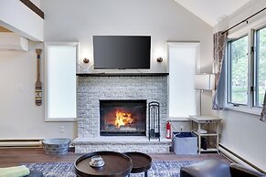 Dreamy Lake House With Fireplace, Firepit & Pet Friendly