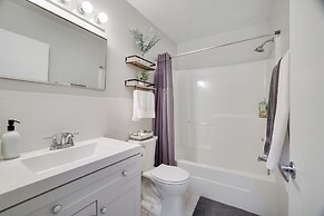 Dreamy Lake House With Fireplace, Firepit & Pet Friendly