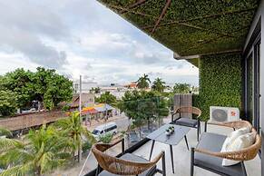 Ocean view Rooftop Studios with Pool