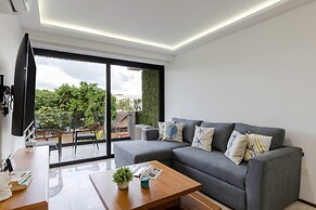 Ocean view Rooftop Studios with Pool