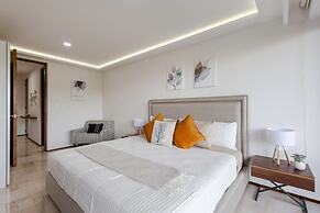 Ocean view Rooftop Studios with Pool