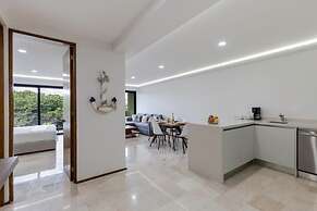 Ocean view Rooftop Studios with Pool