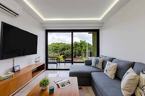 Ocean view Rooftop Studios with Pool