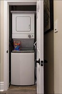 Casa Leslieville - 2BR Suite w LRG Patio