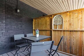 Casa Leslieville - 2BR Suite w LRG Patio
