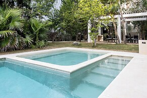 Modern Apt Tulum with 2 BDR Gym & Pool