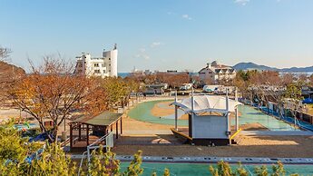 Geoje Peugeot Gomsol Petfriendly Pension