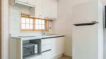 Geoje Peugeot Gomsol Petfriendly Pension