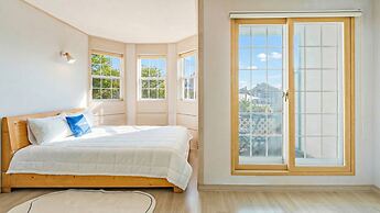 Geoje Peugeot Gomsol Petfriendly Pension