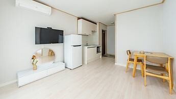 Geoje Peugeot Gomsol Petfriendly Pension