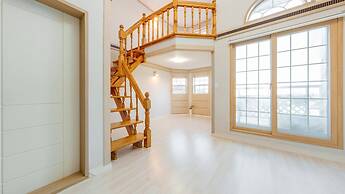 Geoje Peugeot Gomsol Petfriendly Pension