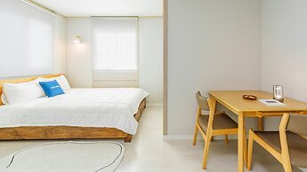 Geoje Peugeot Gomsol Petfriendly Pension