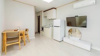 Geoje Peugeot Gomsol Petfriendly Pension
